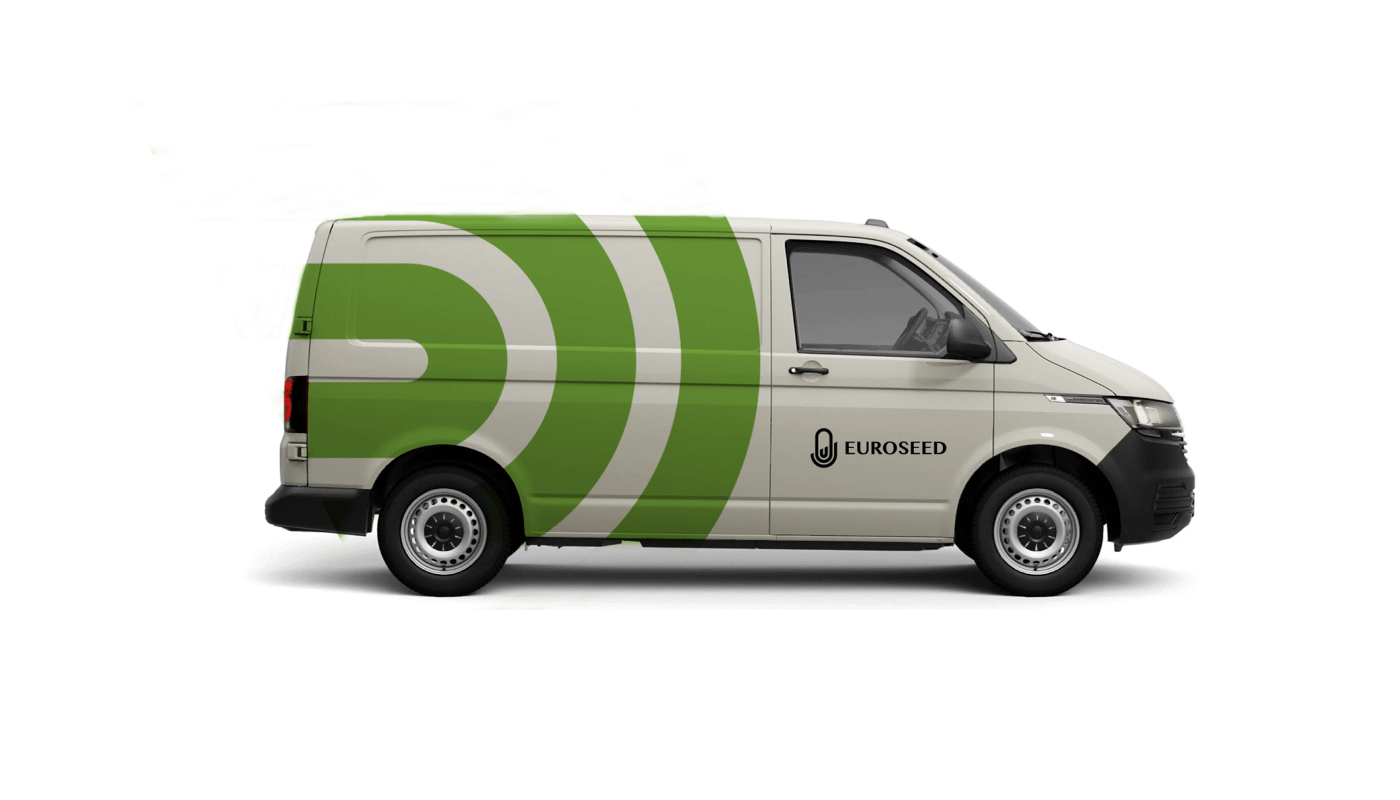 Фірмовий стиль Euroseed на світлому автомобілі — розробка дизайну для агроіндустрії, бренд-ідентичність для агрокомпанії Україна, Київ