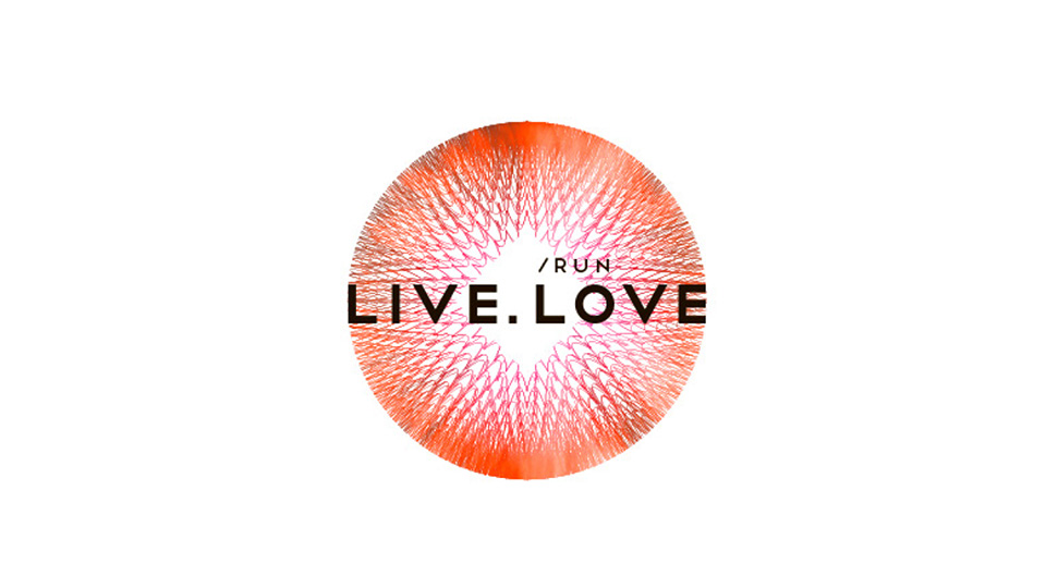 Логотип LIVE.LOVE Run (чорний текст, червоно-помаранчеве коло) на білому фоні